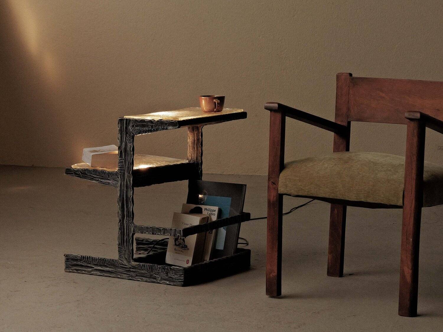 Illuminated side table in wrought iron, France, circa 1970.