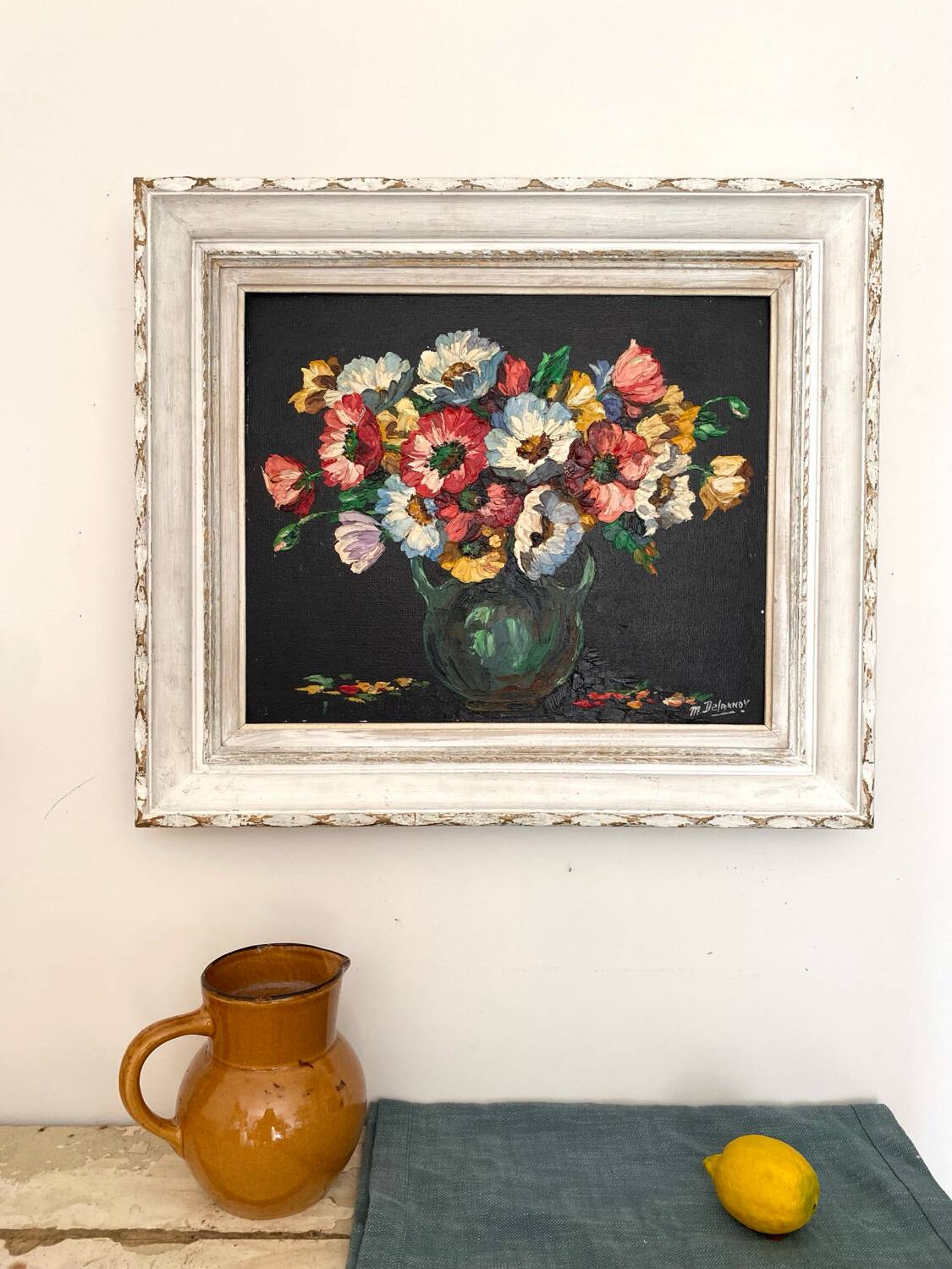 Old oil on canvas depicting a bouquet of flowers