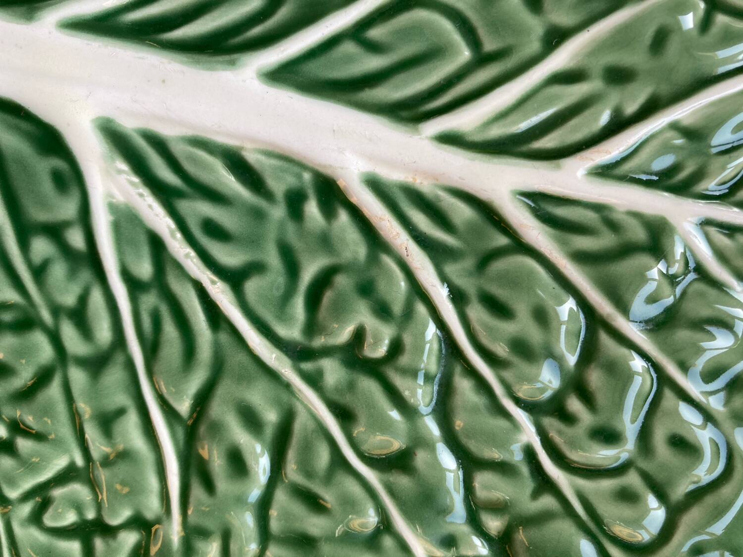 Cabbage leaf dessert plates