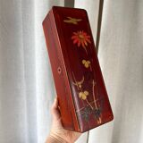 Glove box in lacquered wood