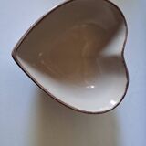 2 heart-shaped cups