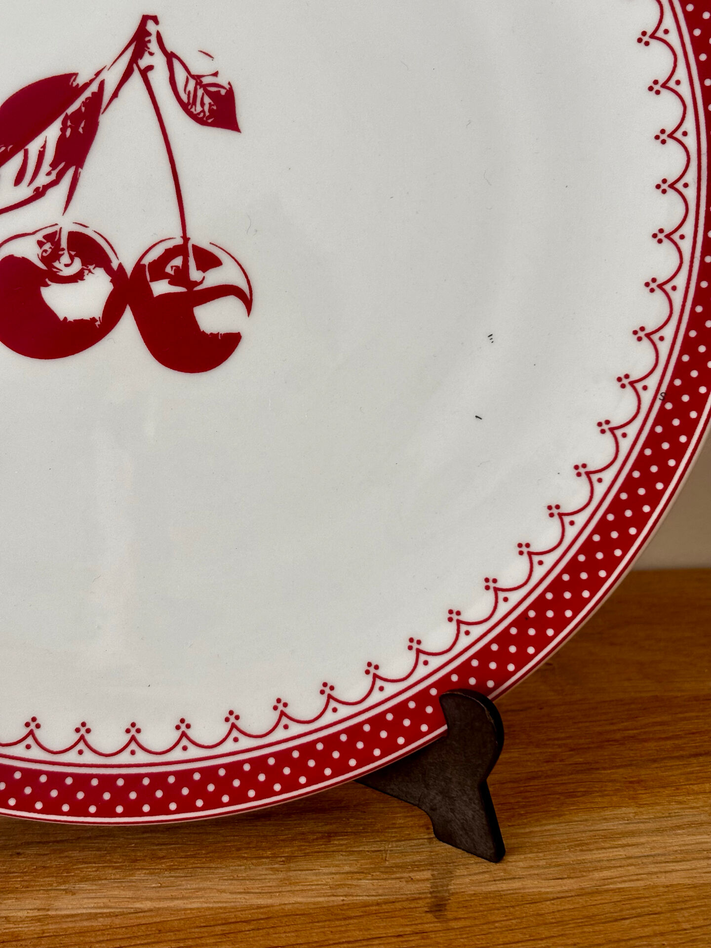 Royal Boch cherry plate