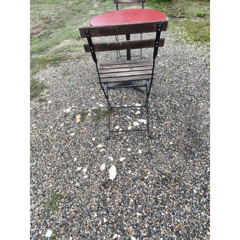 Bistro table + 2 folding chairs