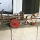 Cheval avec chariot ancien en bois
