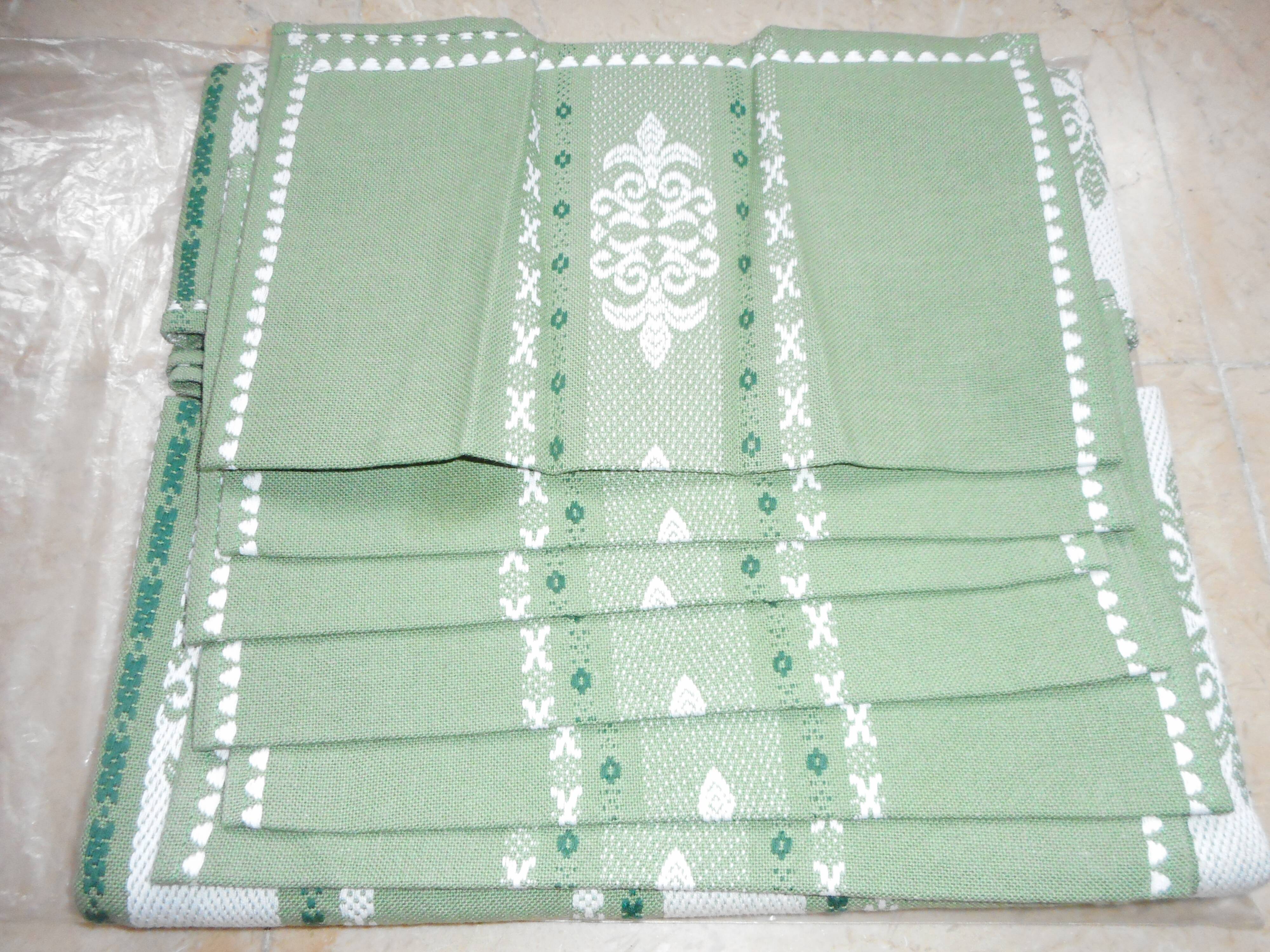 A tablecloth and six Basque towels