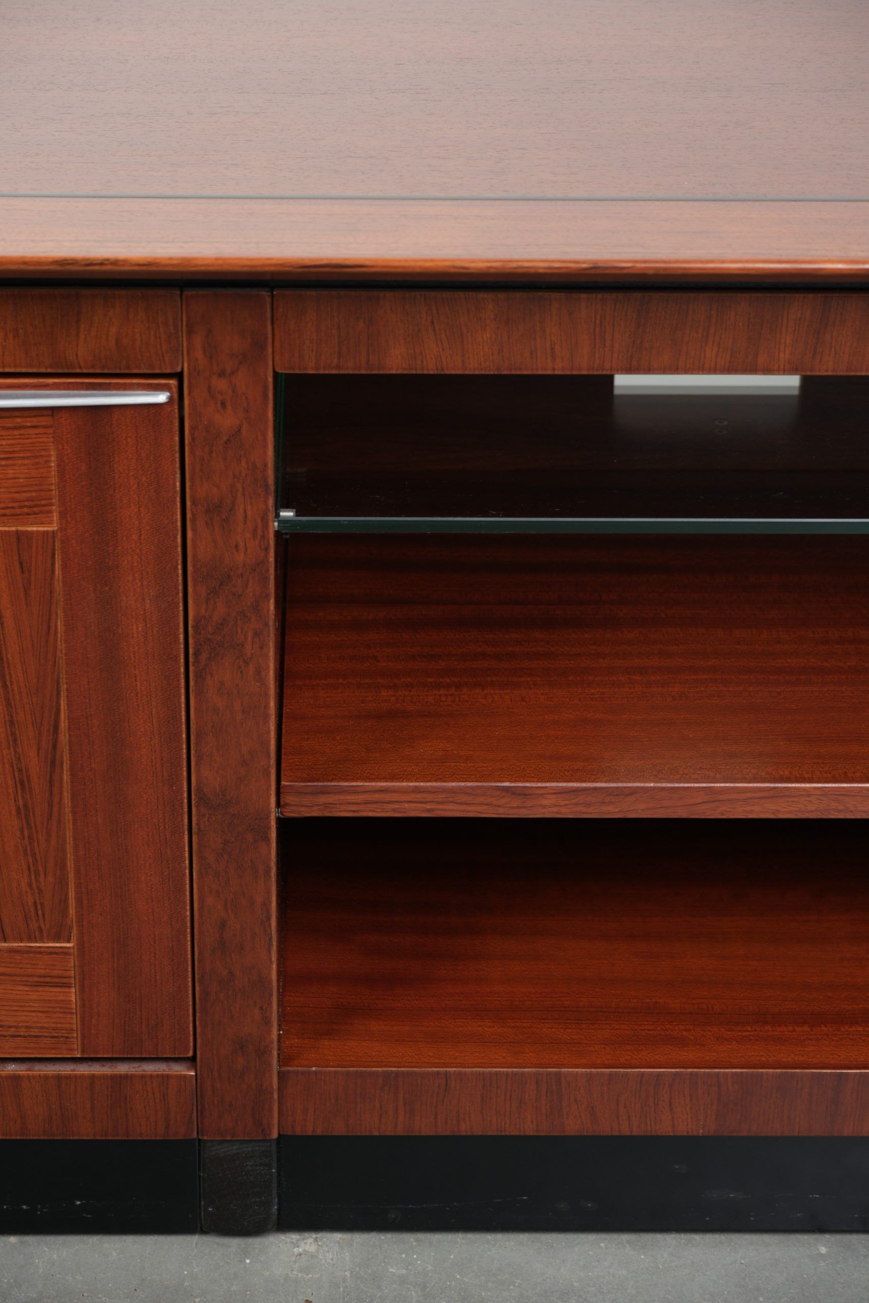 In good condition Art Deco design sideboard/TV cabinet