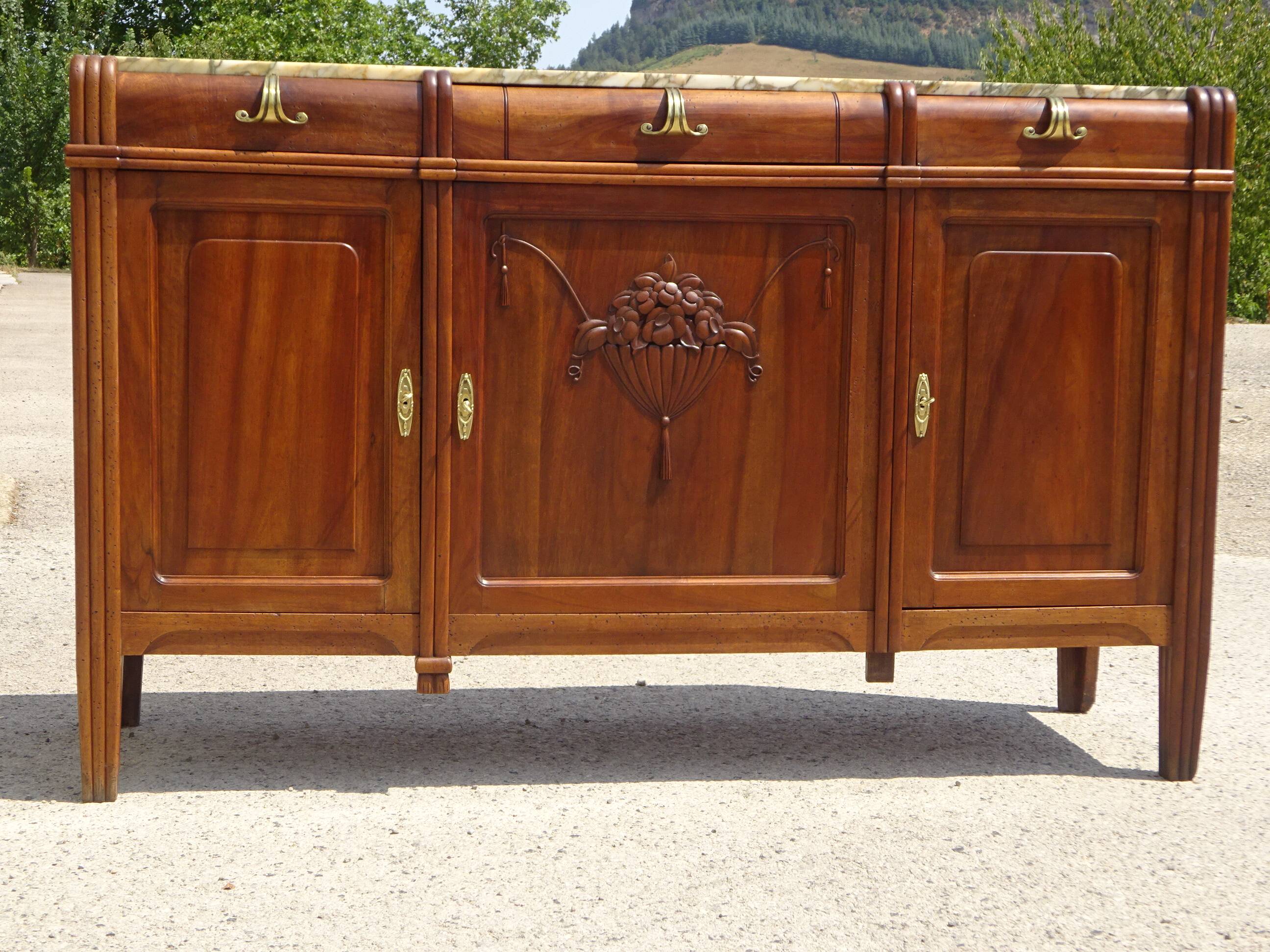 Art Deco sideboard in walnut with a marble top