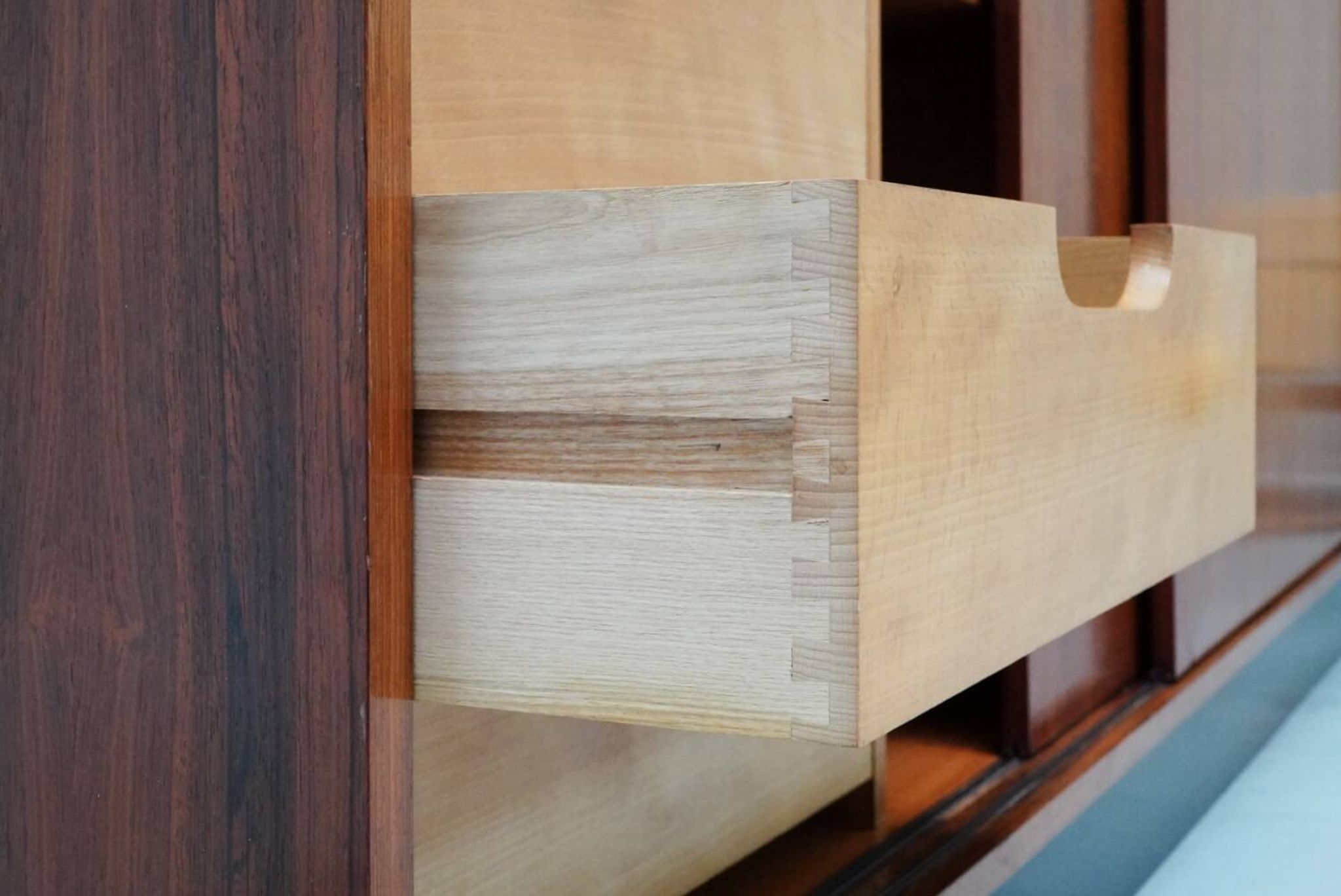 Alfred Hendrickx, Armoire en bois de rose pour Belform