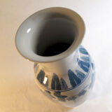 Chinese vase decoration vine