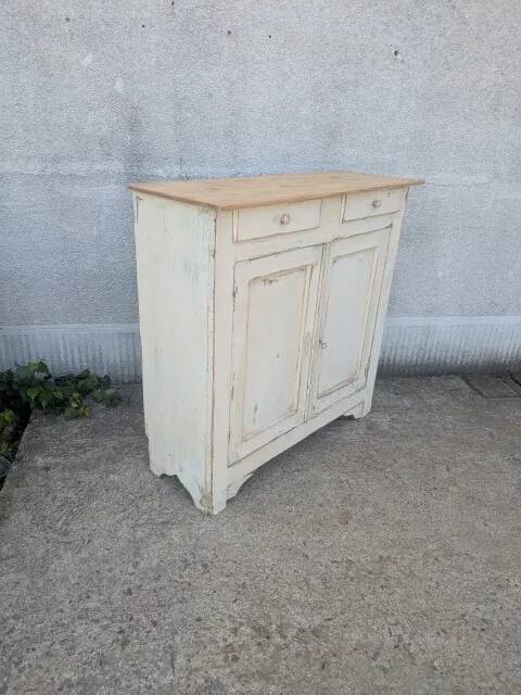 White Parisian buffet