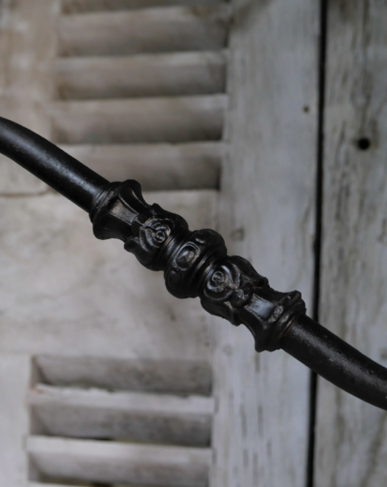 Black gooseneck courtyard wall lamp