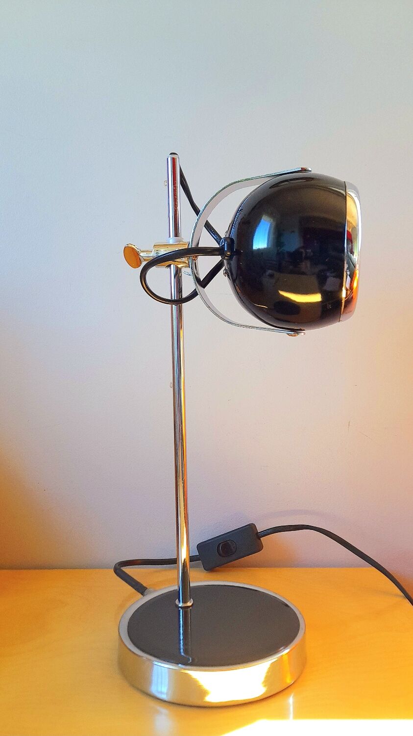 Eyeball lamp