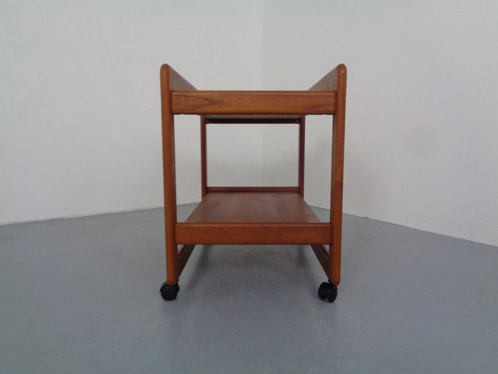 Large teak bar cart from Tarm Stole Møbelfabrik, Denmark, 1960s.