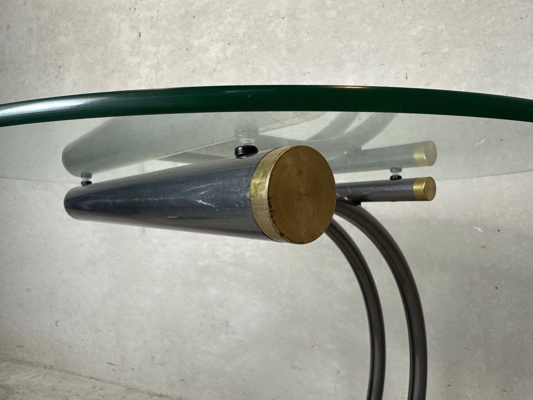Table d'appoint en chrome au design vintage