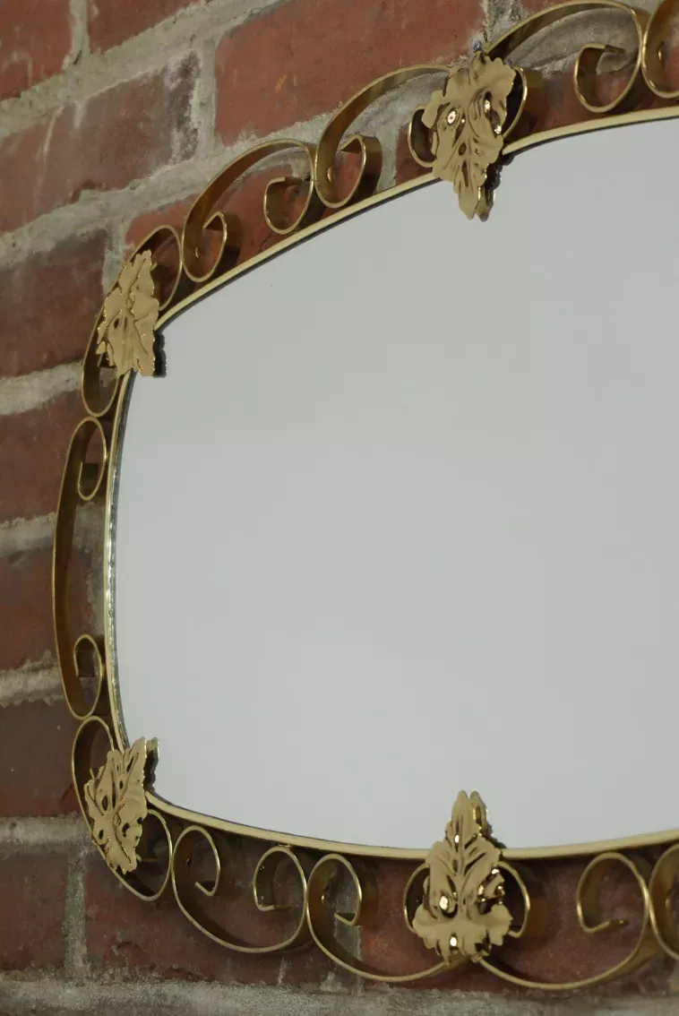 Miroir ovale années 50 en laiton - 38x69cm