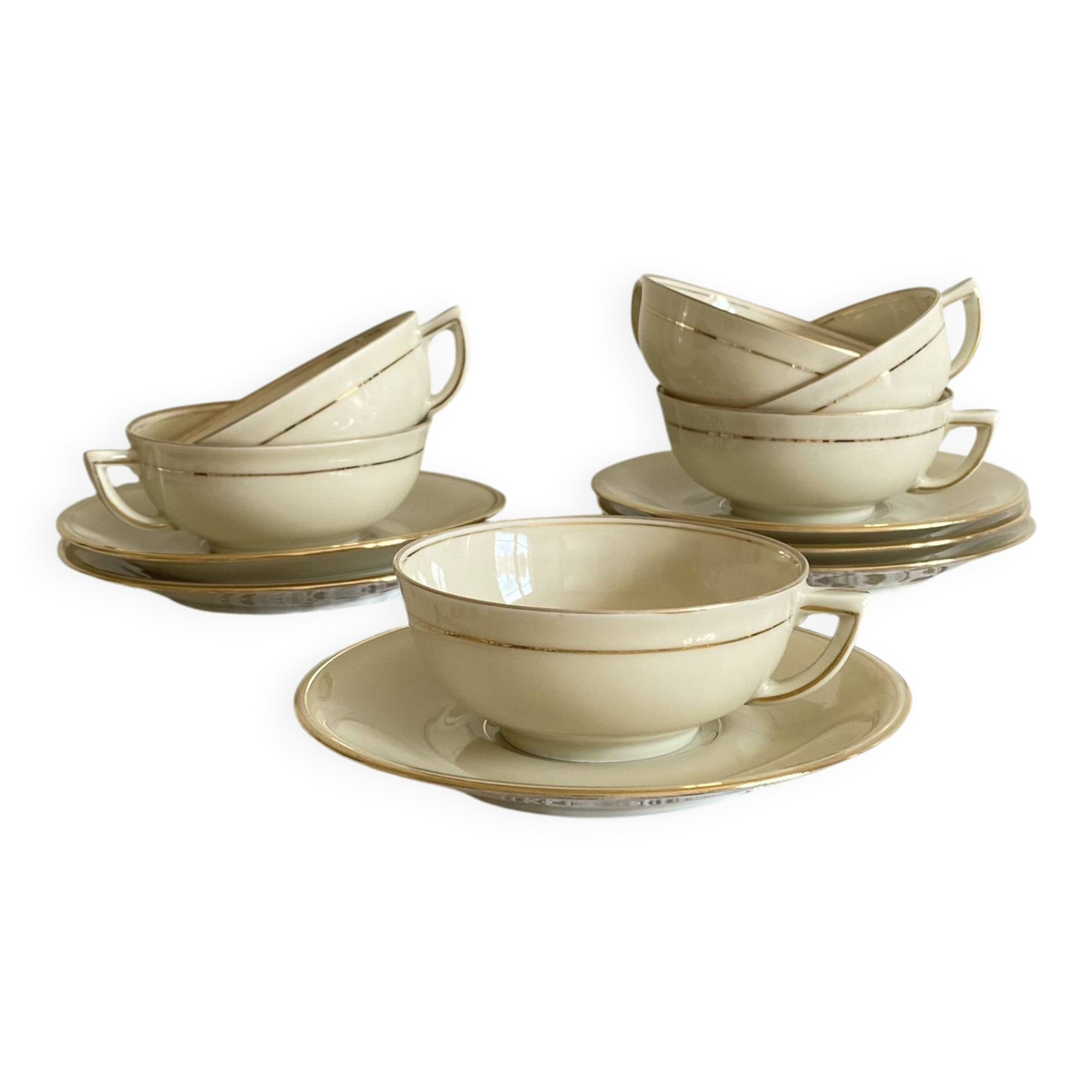 6 fine porcelain coffee and tea cups from the Limoges royal factory