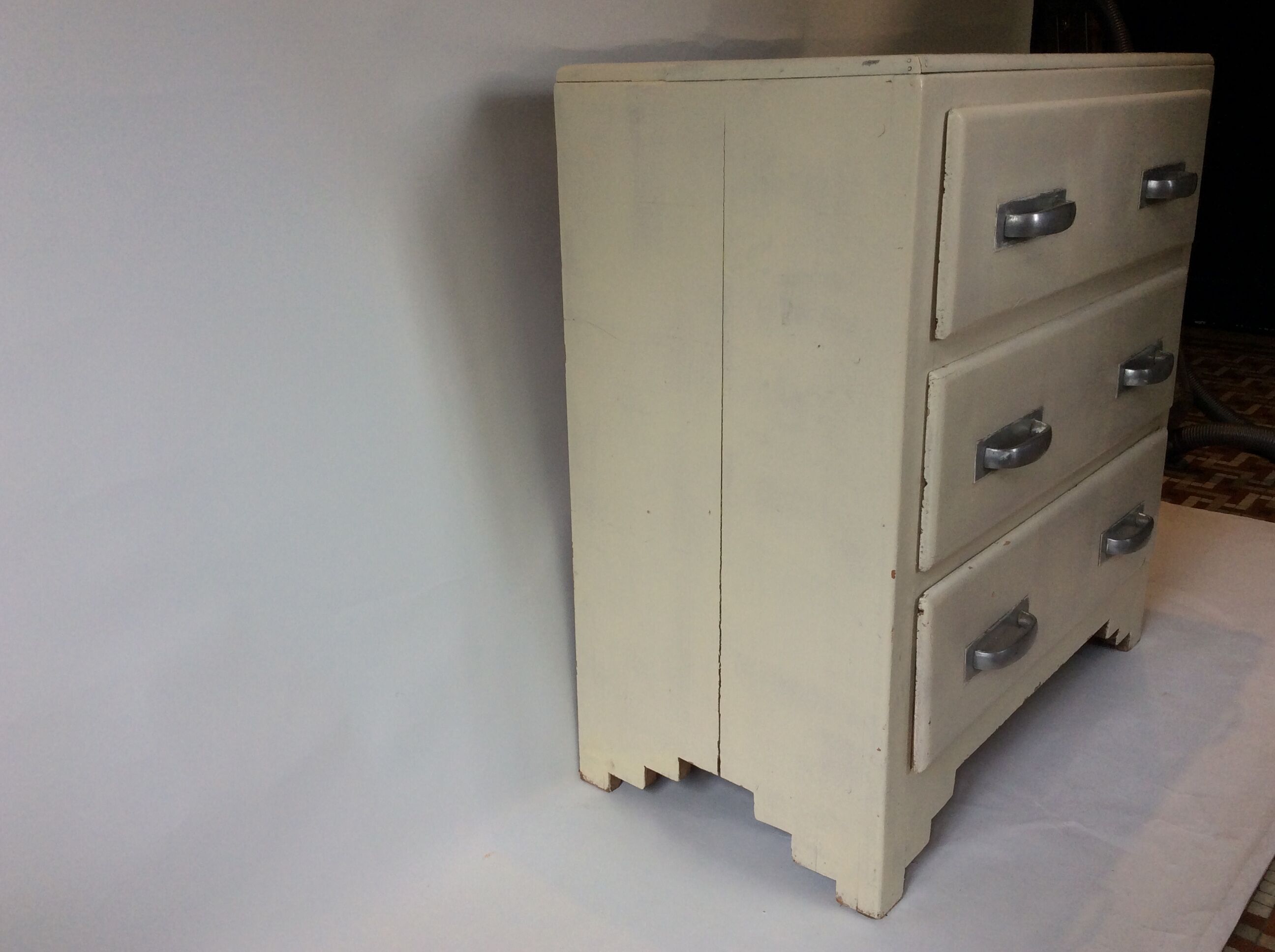 Art deco dresser