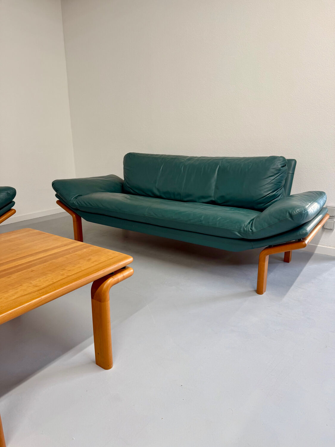 Salon complet canapé cuir teck design scandinave Komfort Danish