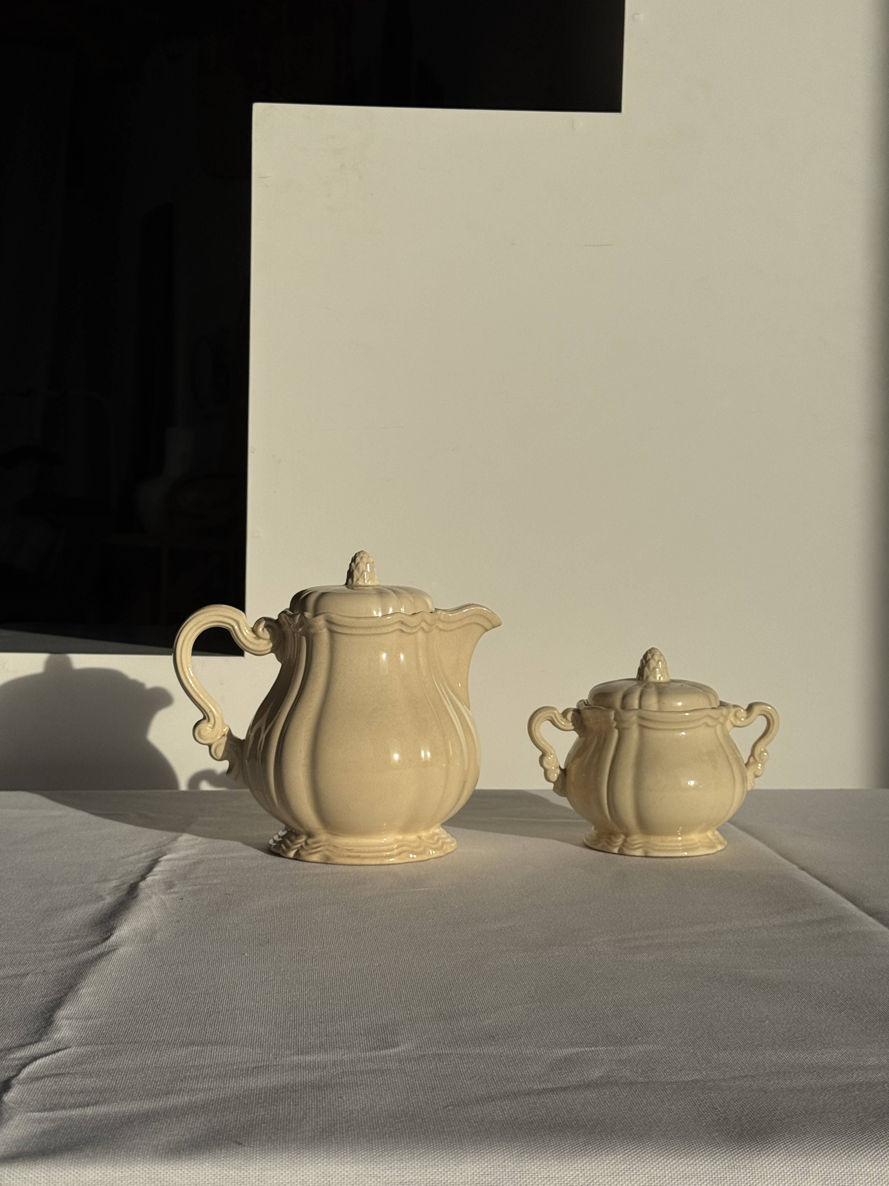 Cream teapot and its sugar bowl Sarreguemines France