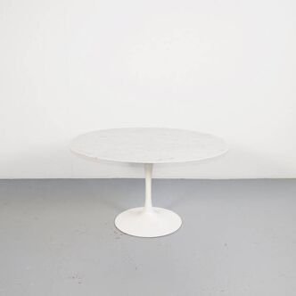 SAARINEN MARBLE SIDE TABLE KNOLL INTERNATIONAL PUBLISHER