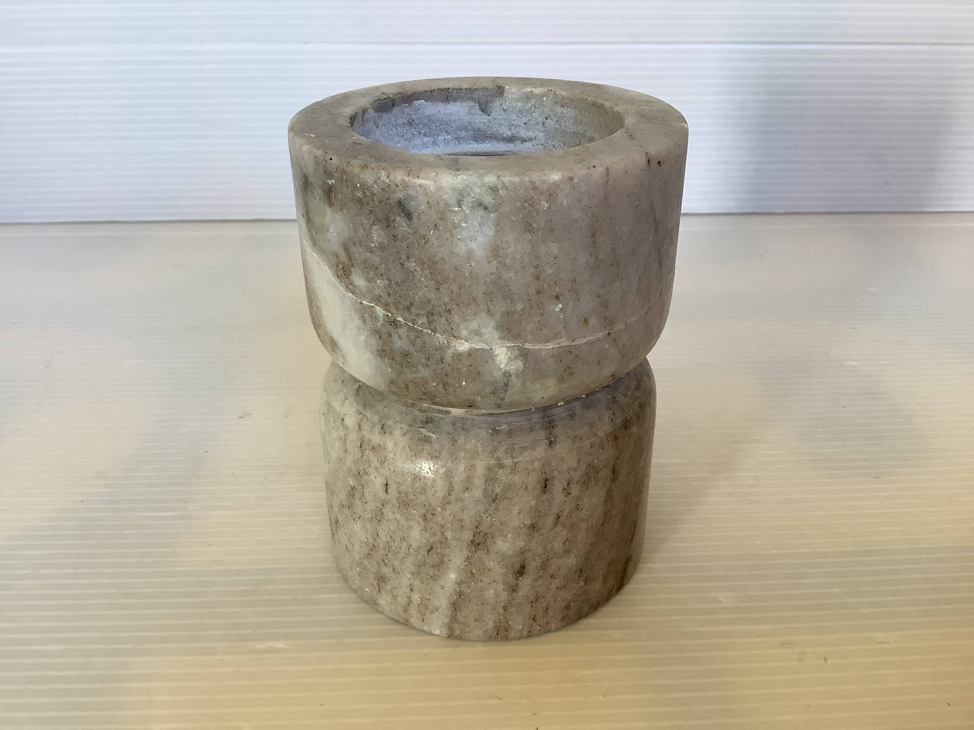 Diabolo marble candlestick