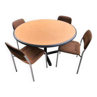 Round table and eurosit chairs