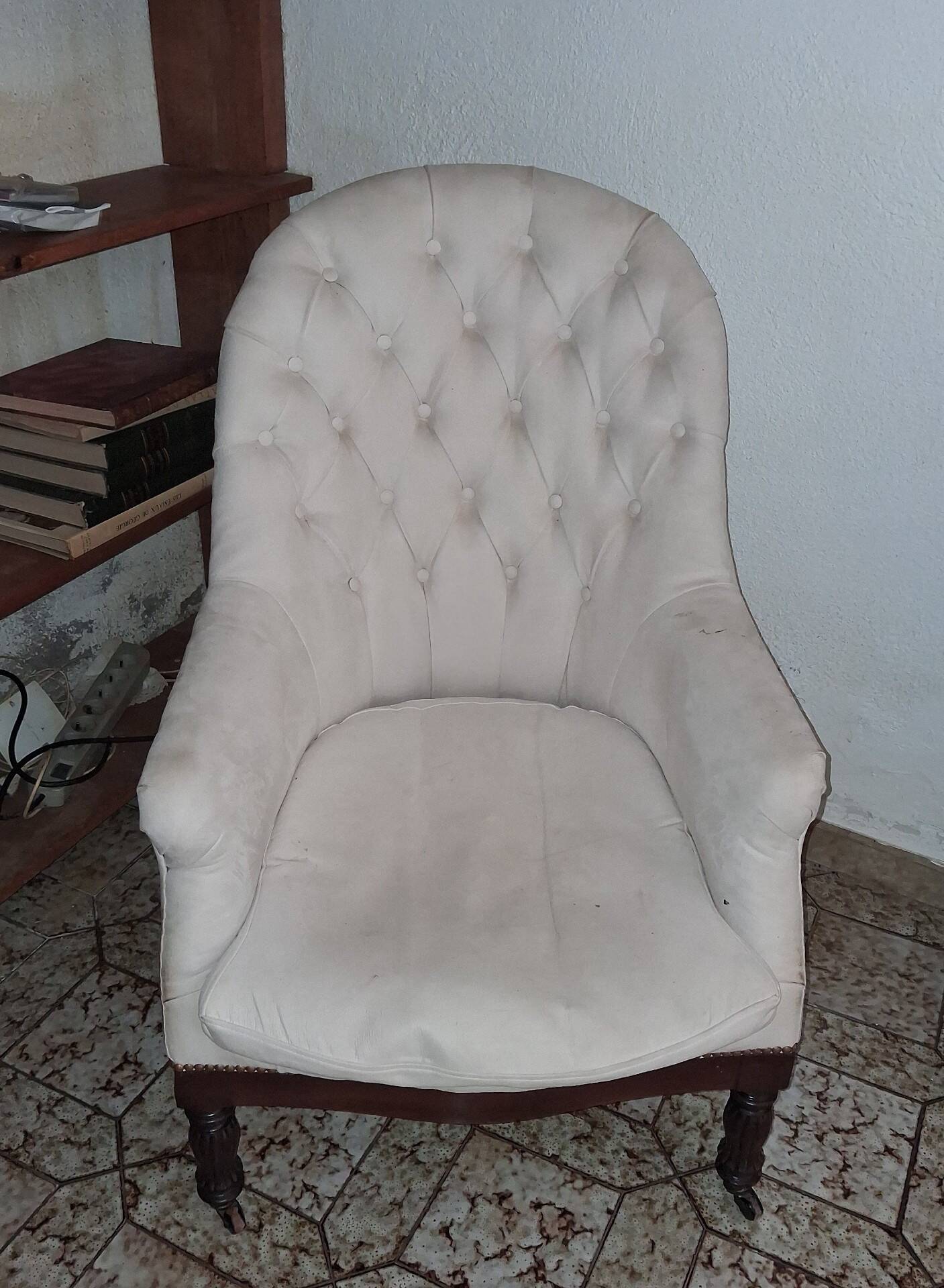 Cabriolet armchair in mahogany, Napoleon III period, tufted fabric, 19th century.