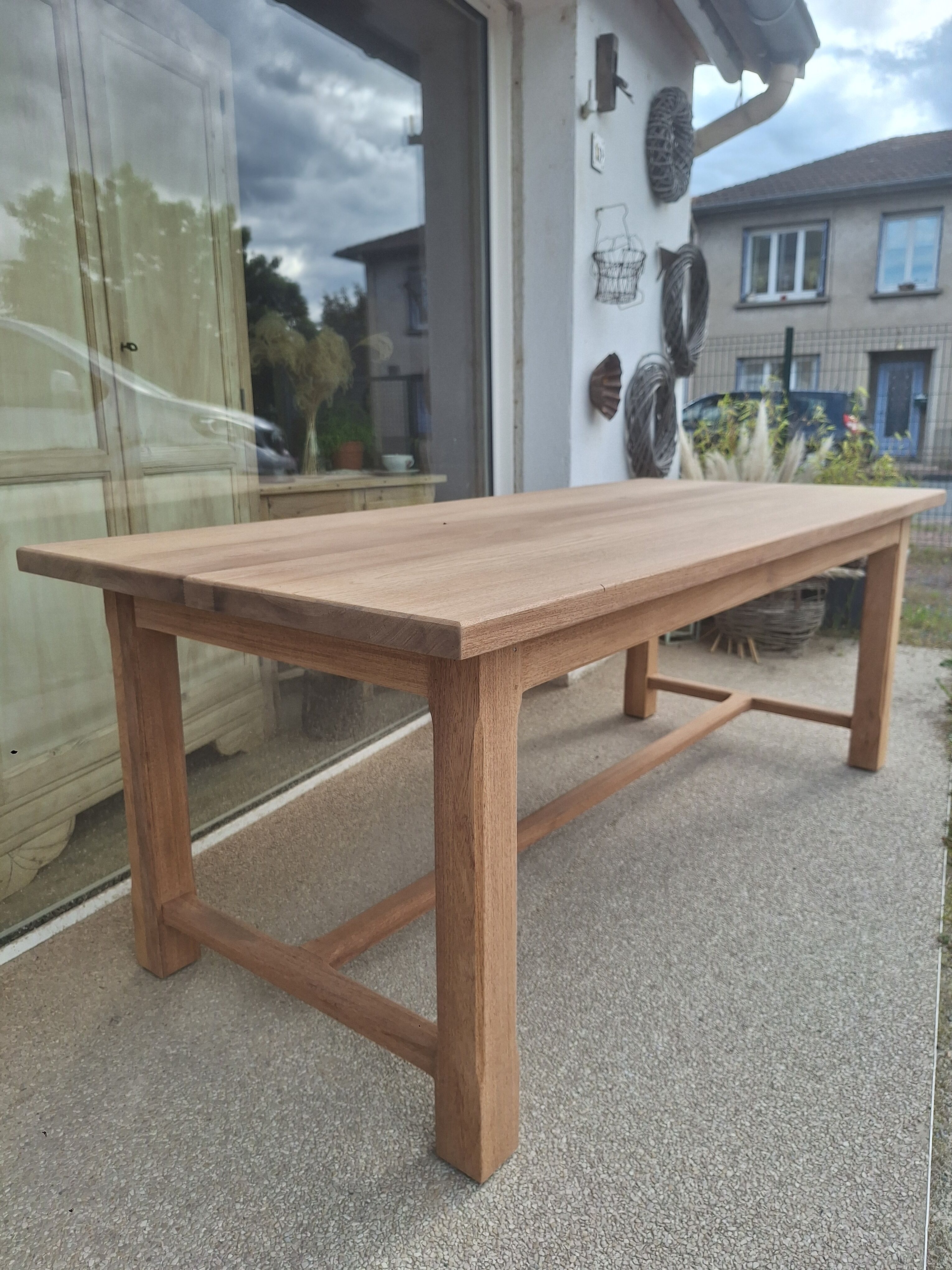Farm table