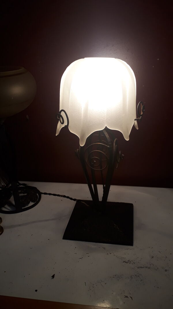 Lampe art nouveau art déco fer forgé pâte de verre Degué Era