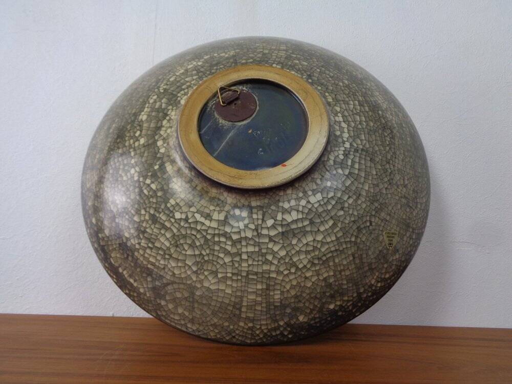 Large Danish studio ceramic bowl by Marianne Starck for Michael Andersen, Denmark, 1960s.