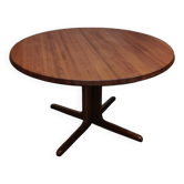 Extendable teak dining table