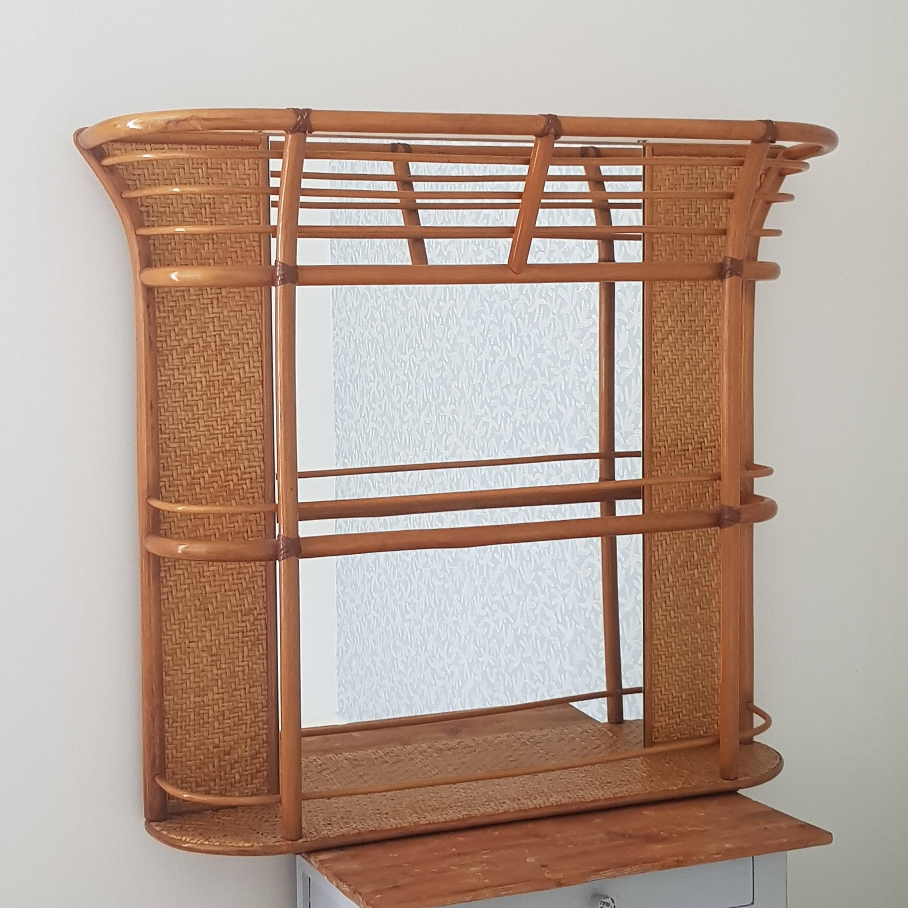 entrance mirror / hat rack