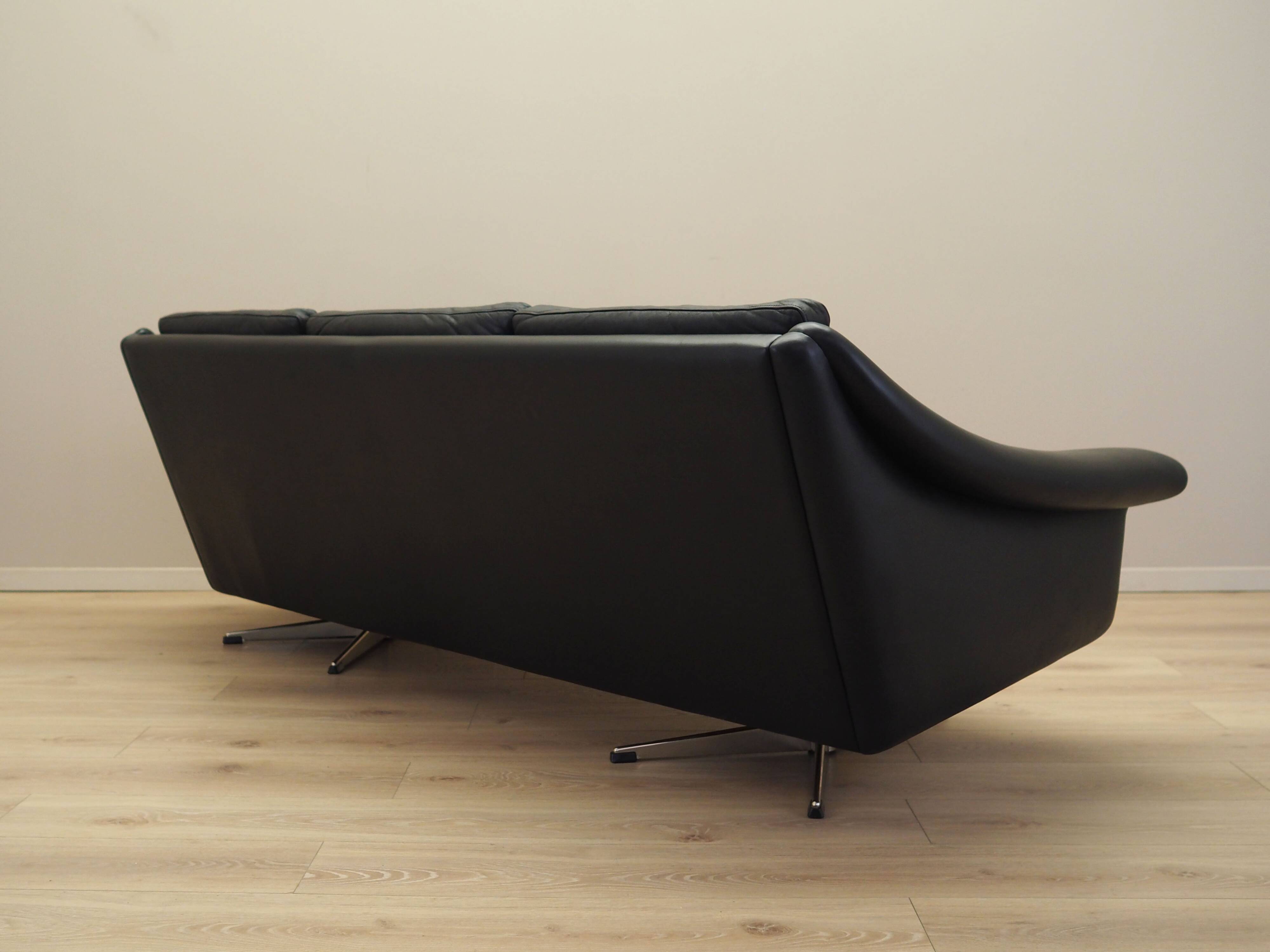 Black leather sofa, Danish design, 1960s, manufacturer: Eran Møbler, design