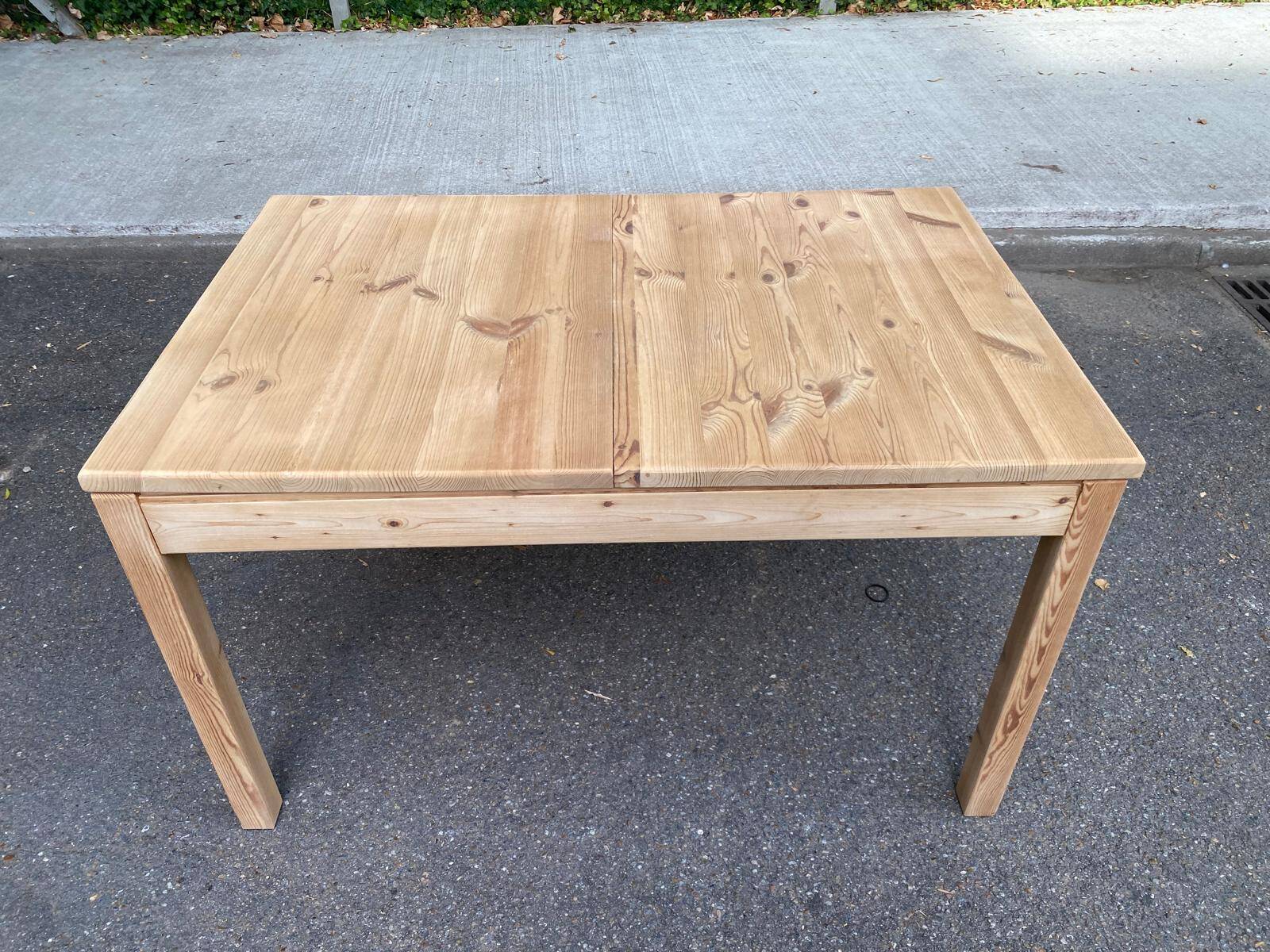 Table à manger scandinave rectangulaire extensible rénovée en pin massif br