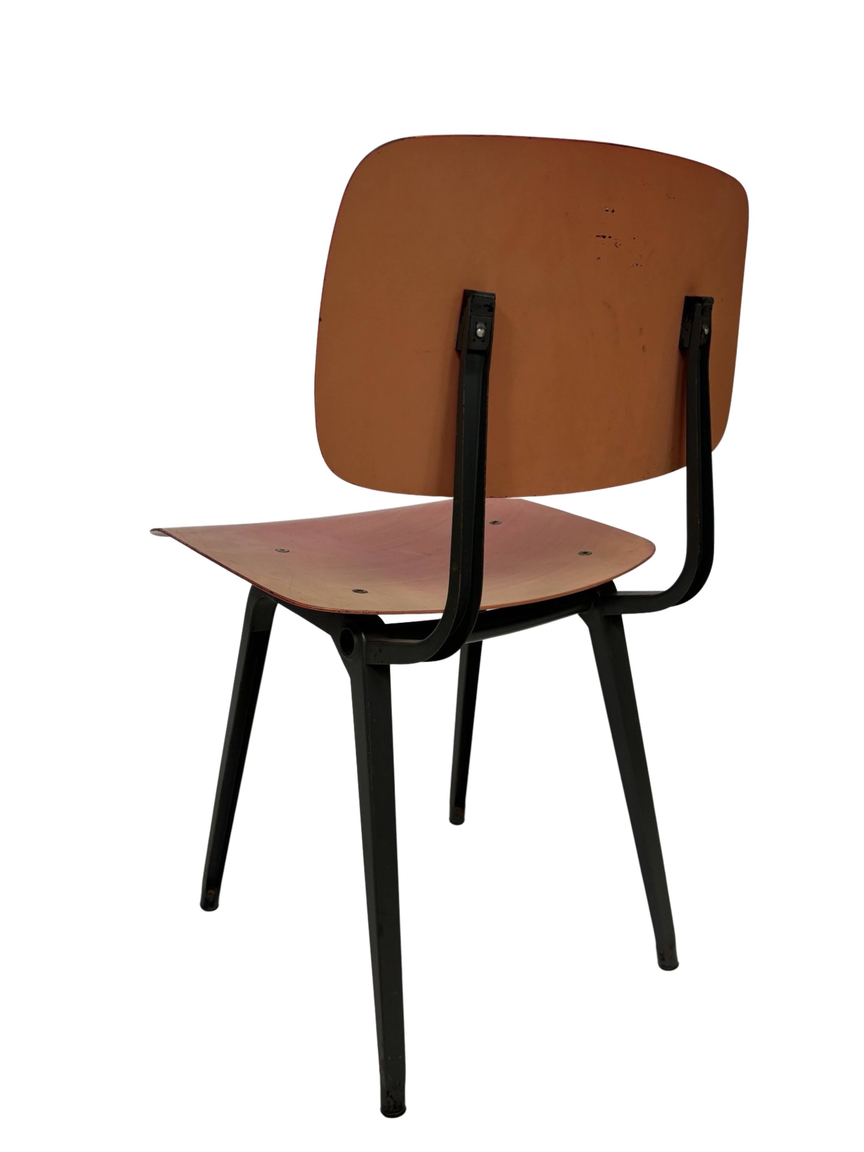 Vintage set of 4x Friso Kramer Revolt chairs Ahrend de Cirkel dutch design