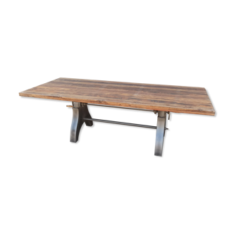 Table à manger en bois brut avec pied réglable en hauteur
