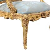 Salon de style Louis XV à chassis en bois doré. Circa 1880.