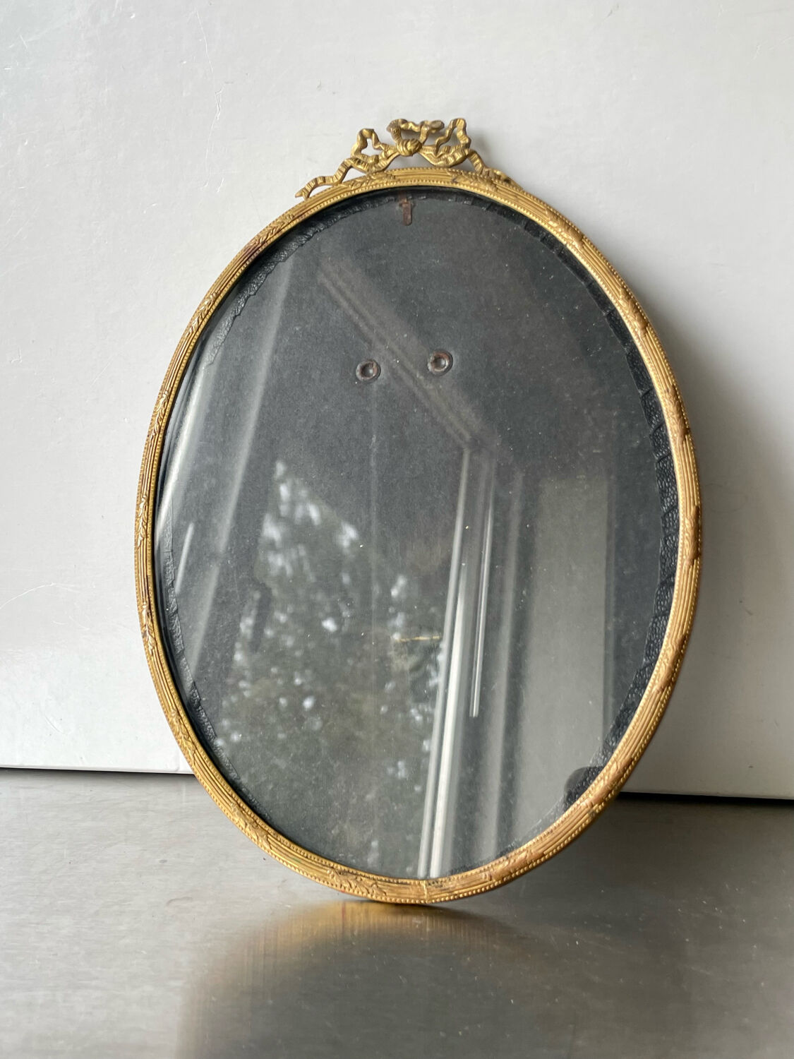 Antique metal gold colored oval picture frame brass 21.5 cm x 15.5 cm