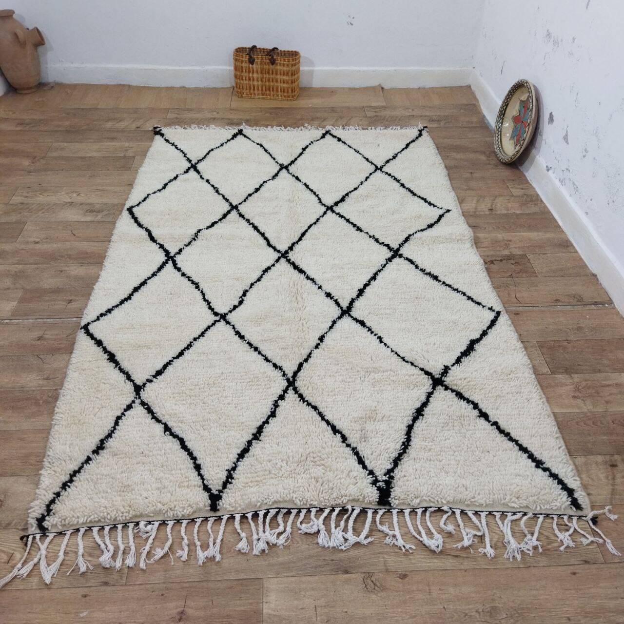 Azilal Berber rug in handmade wool 250 X 157 CM