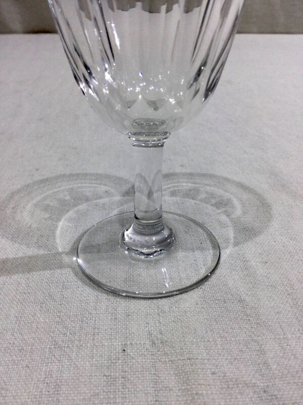 Baccarat – 12 verres à vin rouge En Cristal De Baccarat Modèle Casino