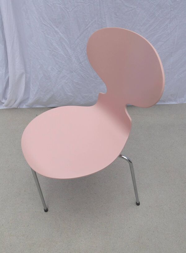 Chaise Arne Jacobsen Mod. 3100  Rose
