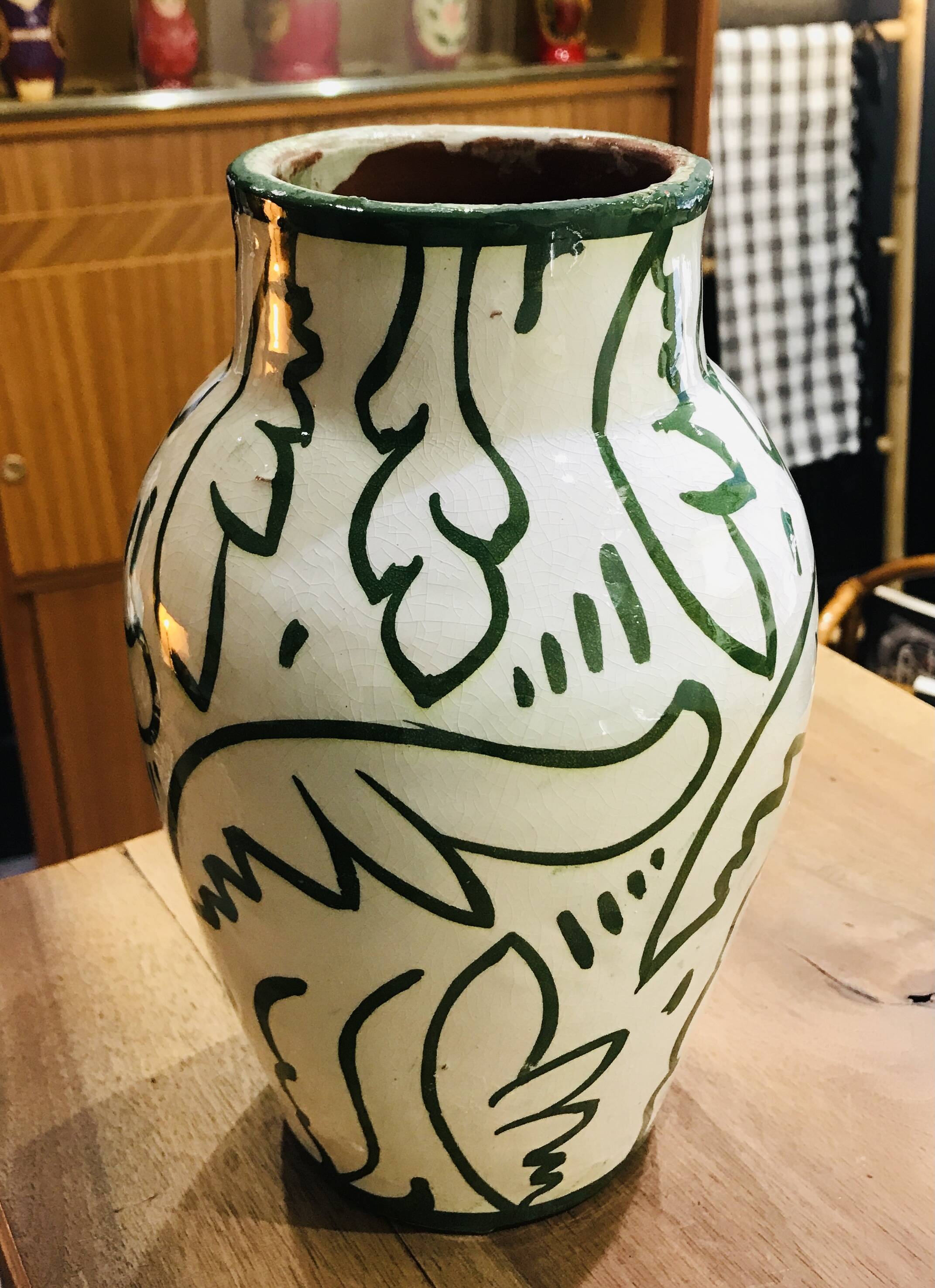 Terracotta vase Morocco floral pattern