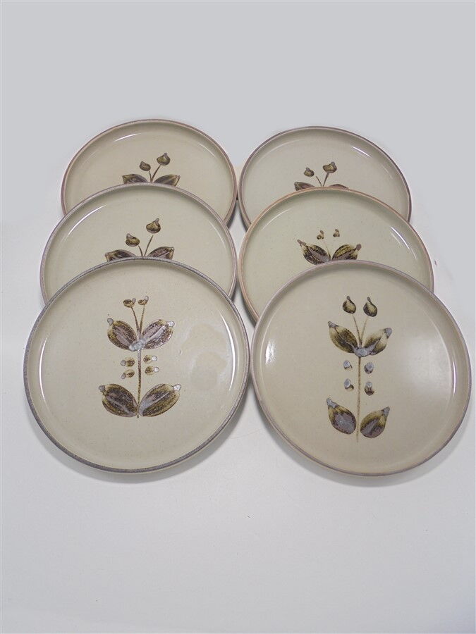 Series of 6 stoneware plates