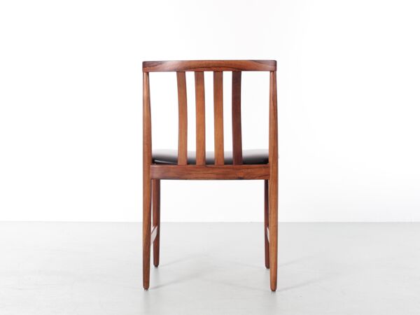 Suite de 4 chaises scandinaves en teck