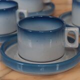 Tasses à café et soucoupes en grès