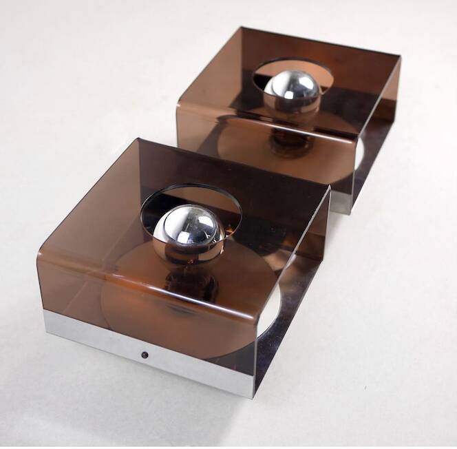 pair of 2 plexiglass wall lights, Disco model, by Jocelyne Trocmé, design 1970.