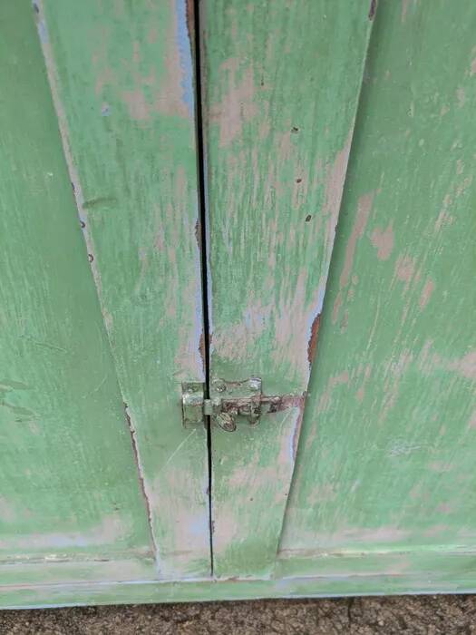 Buffet parisien patiné