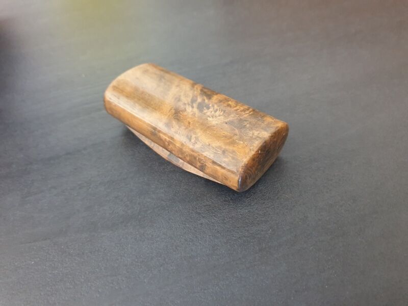 Small snuff box or snuffbox - Wooden with mother-of-pearl inlay - NINETEENTH CENTURY