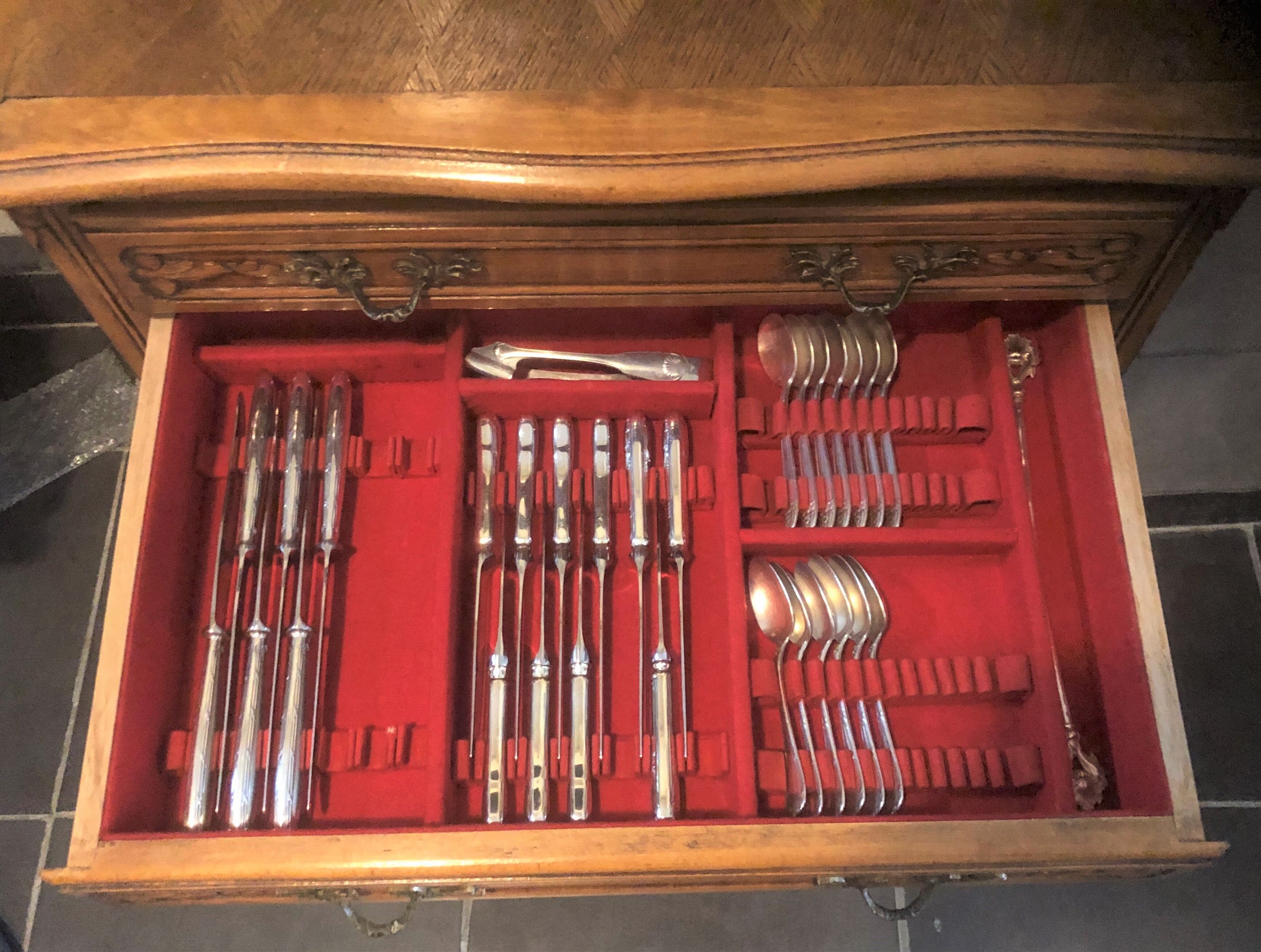 Solid wood silver cabinet with 5 drawers for 173 place settings, silver-plated metal, Solid silver