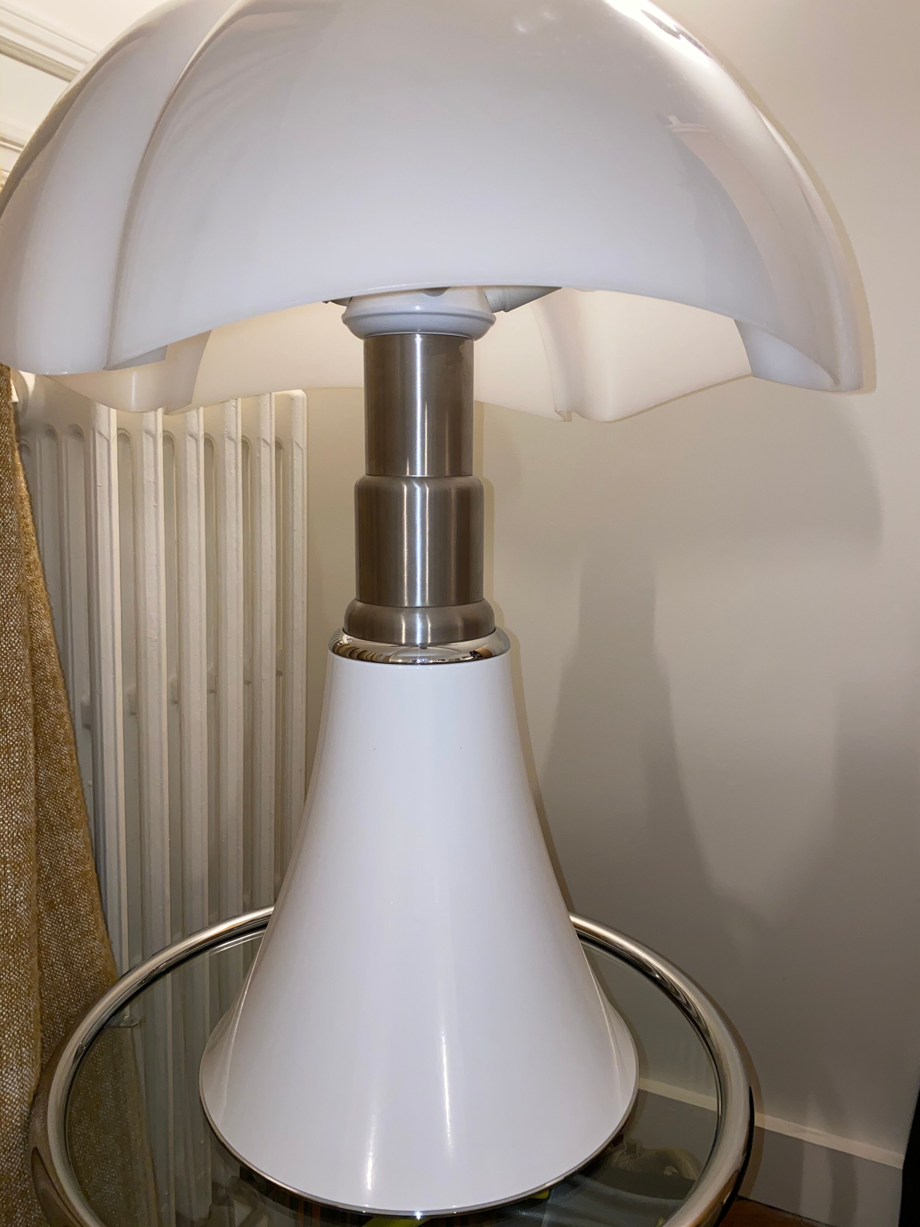 White Pipistrello lamp by Gae Aulenti for Martinelli Luce